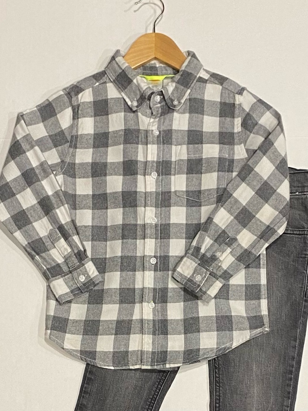 Gymboree Boys ‘Ice All-Star’ Gray and White Buffalo Check Shirt Size S (5-6)